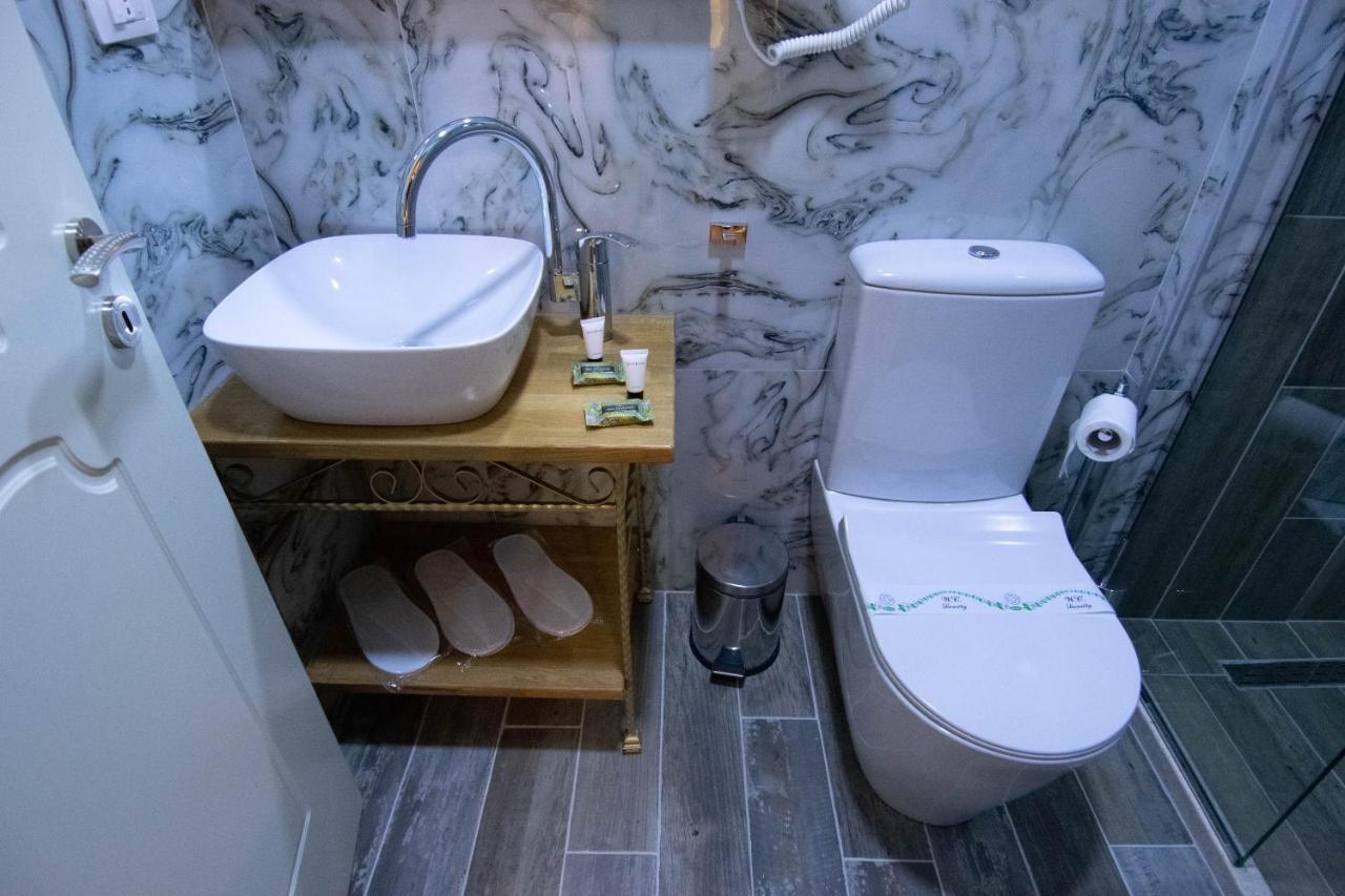 Te Kalaja Rooms Гірокастра Екстер'єр фото